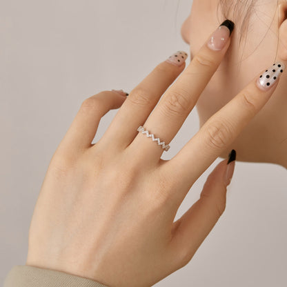 [Together]Delicate Enchanting Wave Shape Daily Ring