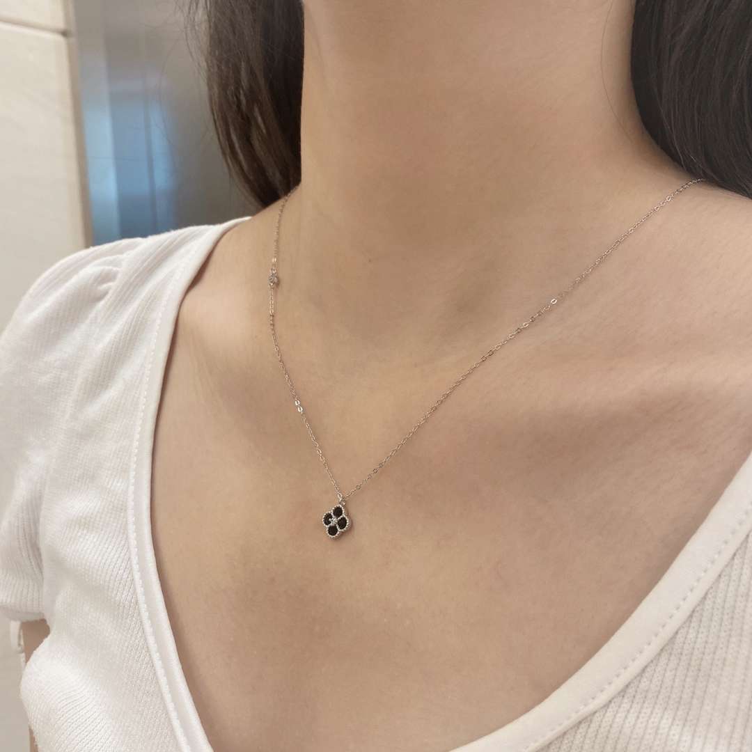 [Together]Delicate Flower Shape Necklace