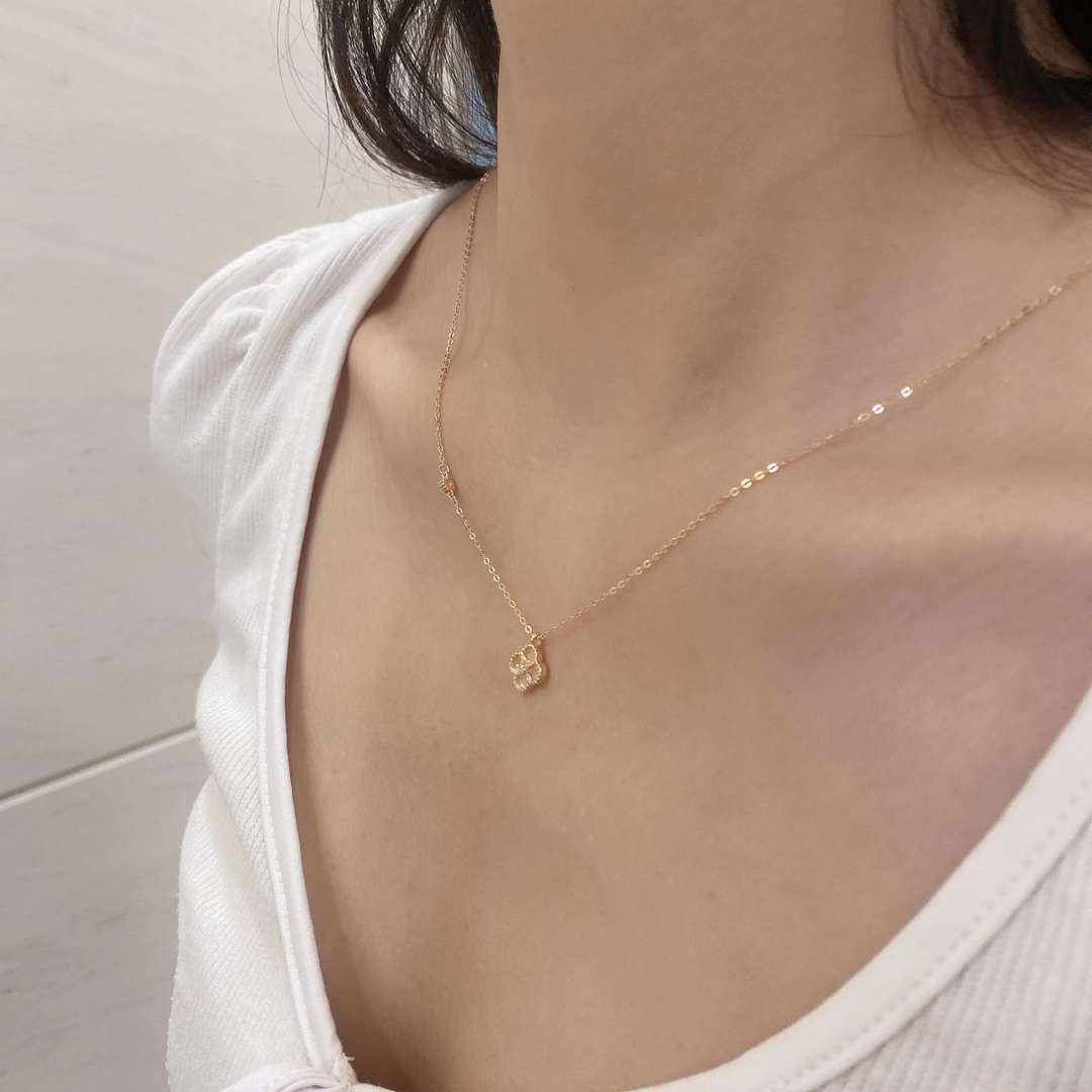 [Together]Delicate Flower Shape Necklace