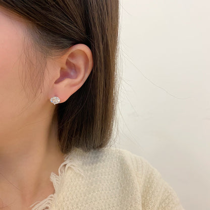 [Together]Stylish Shiny Round Center Stone Stud Earrings