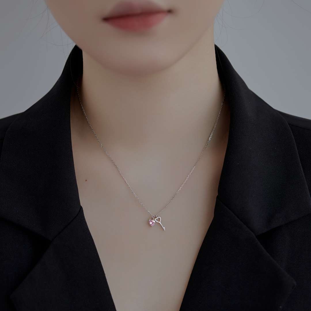 [Together]Unique Heart Shape Key Pendent Necklace